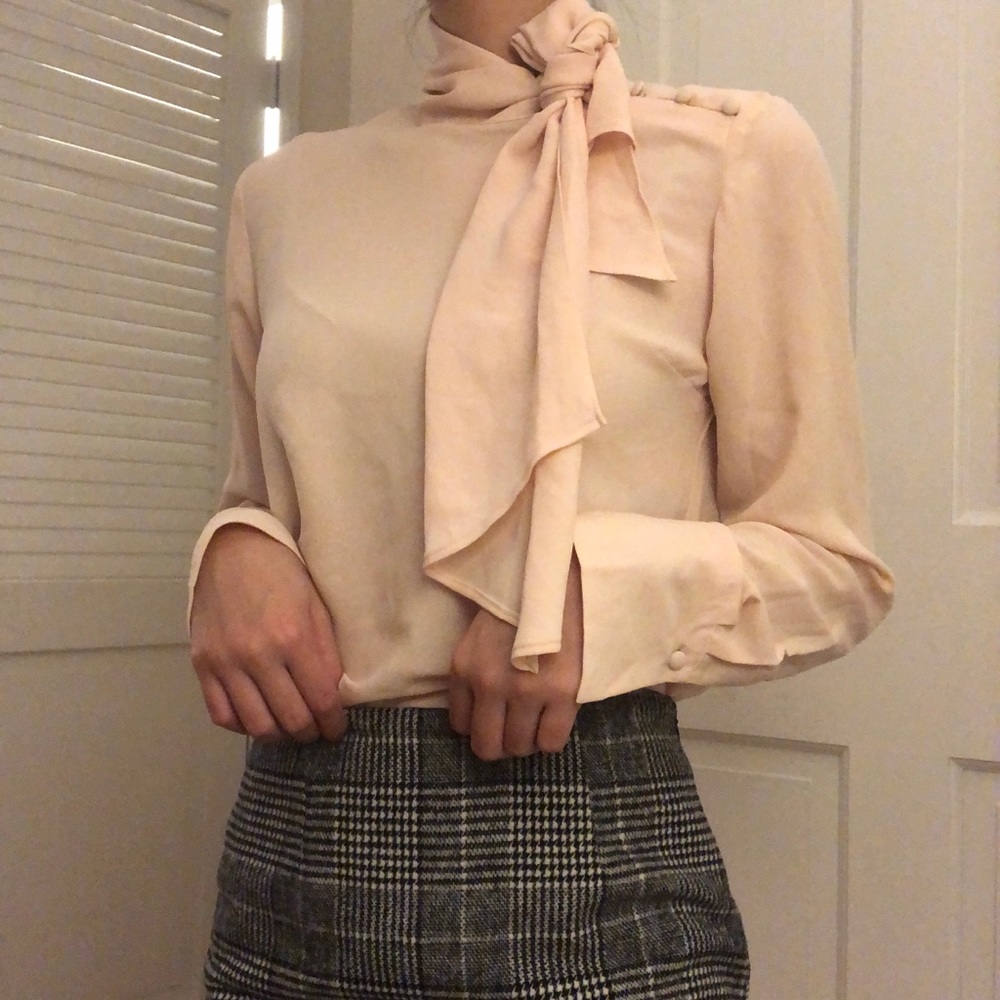 Vintage pink blouse with button and bow